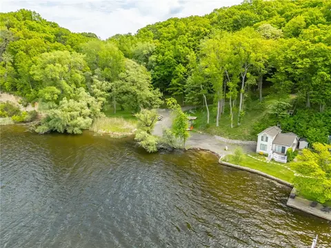 70 Avalon Trl, Webster, NY 14580