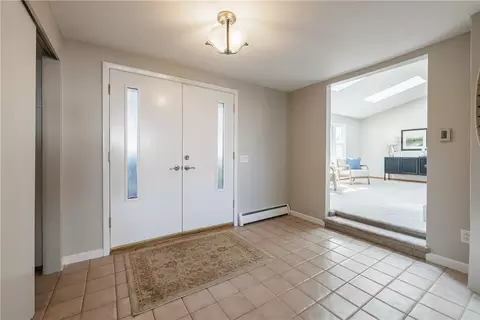 8 Flagstaff Dr, Irondequoit, NY 14622 photo 5