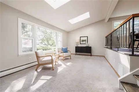 8 Flagstaff Dr, Irondequoit, NY 14622 photo 10