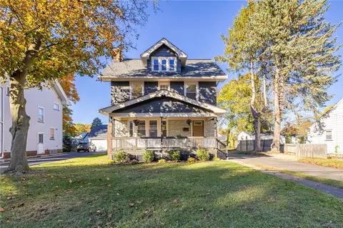 286 Spencer Rd, Irondequoit, NY 14609