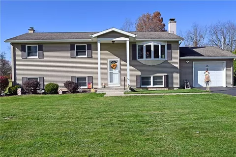 236 Overlook Dr, Horseheads, NY 14845
