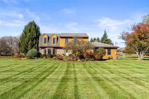 43 Plains Rd, Honeoye Falls, NY 14472