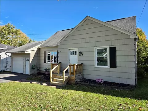 Exterior - 222 Vinal Ave, Irondequoit, NY 14609 photo 2 of 7