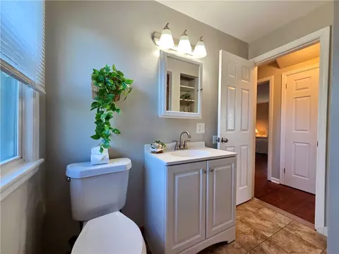 Bath - 222 Vinal Ave, Irondequoit, NY 14609 photo 2 of 3