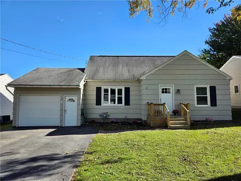 222 Vinal Ave, Irondequoit, NY 14609