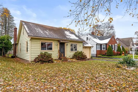 227 Walzer Rd, Irondequoit, NY 14622 photo 2