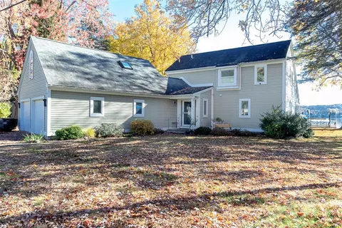 5527 Eagle Point Dr, Geneseo, NY 14454
