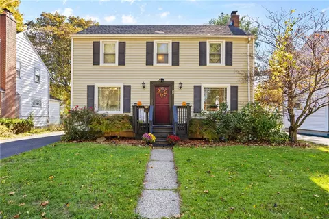 93 Burwell Rd, Irondequoit, NY 14617