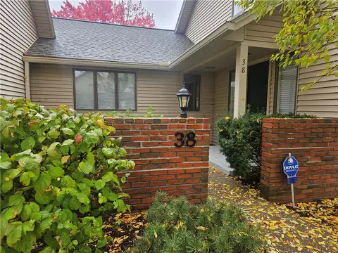 38 Greenwood Park, Pittsford, NY 14534