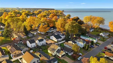 View/Area - 36 Madison Ter, Irondequoit, NY 14617 photo 2 of 5