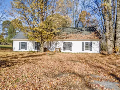 392 Skuse Rd, Geneva, NY 14456