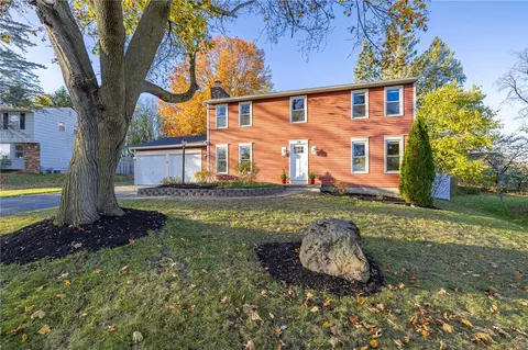 14 Little Briggins Cir, Perinton, NY 14450