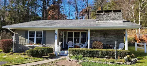77 Scott St, Middletown, NY 12455