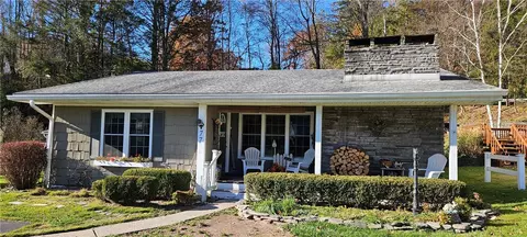 77 Scott St, Middletown, NY 12455