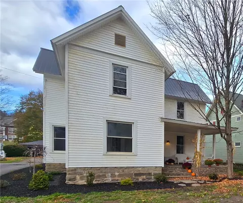 261 Elmira St, Troy, PA 16947