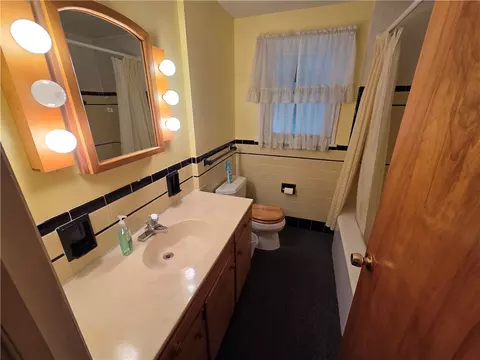 Bath - 103 Lynette Dr, Greece, NY 14616 photo 3 of 3