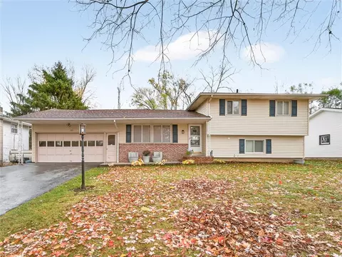 82 Nory Ln, Gates, NY 14606