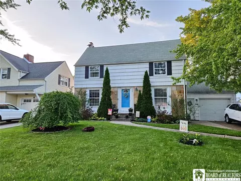 206 Willow Breeze Rd, Buffalo, NY 14223