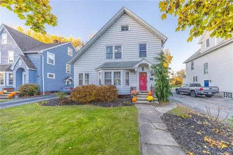 90 Mayfield St, Rochester, NY 14609