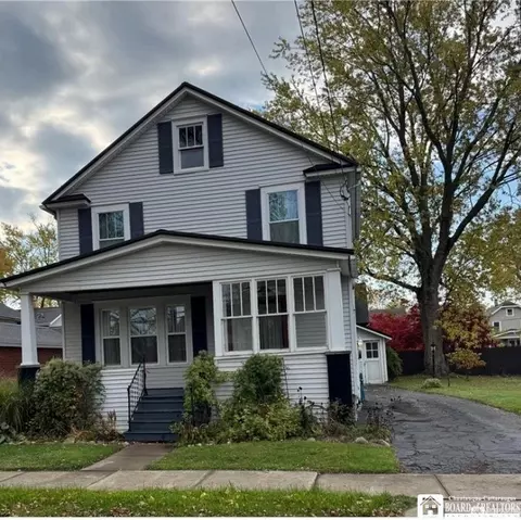 9 Willowbrook Ave, Dunkirk, NY 14048