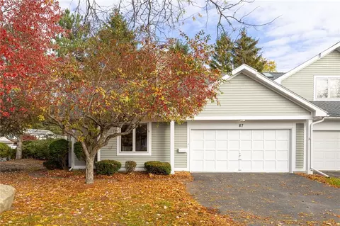87 Running Brook Ln, Greece, NY 14626