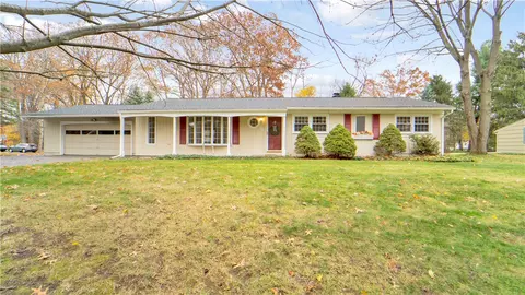35 Harvest Rd, Perinton, NY 14450