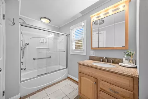 Bath - 121 Anytrell Dr, Webster, NY 14580 photo 3 of 3