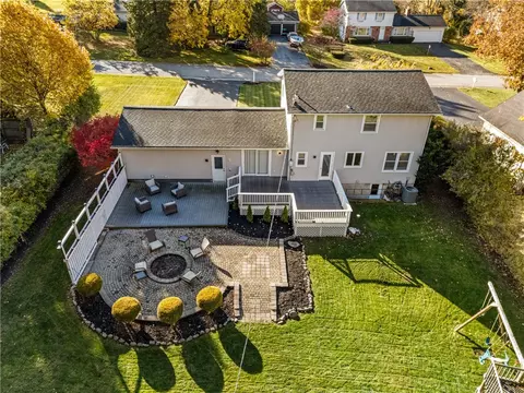 View/Area - 121 Anytrell Dr, Webster, NY 14580 photo 4 of 5