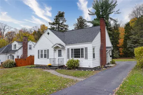 6 Wyncrest Dr, Chili, NY 14624