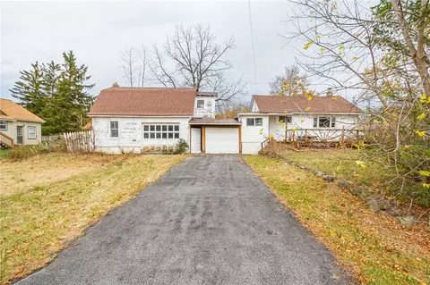 4616 Wildflower Dr, Canandaigua, NY 14424