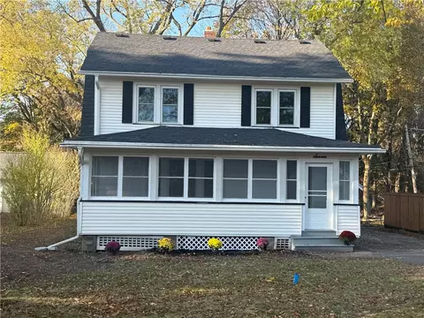 7 Brook Rd, Pittsford, NY 14534