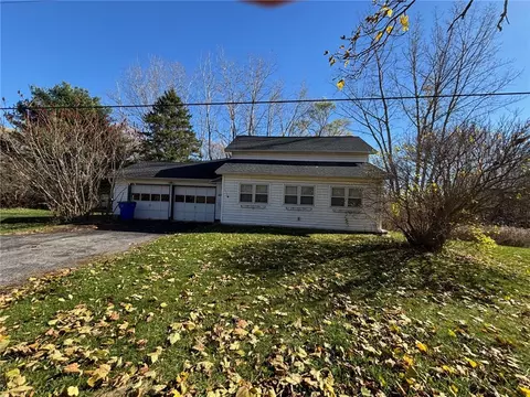 4909 Holley Byron Rd, Holley, NY 14470