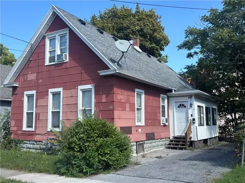 28 Cedar St, Rochester, NY 14611