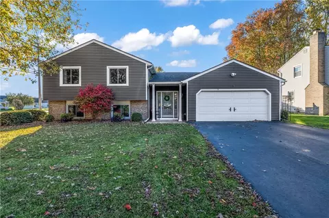 11 Cindy Ln, Greece, NY 14626
