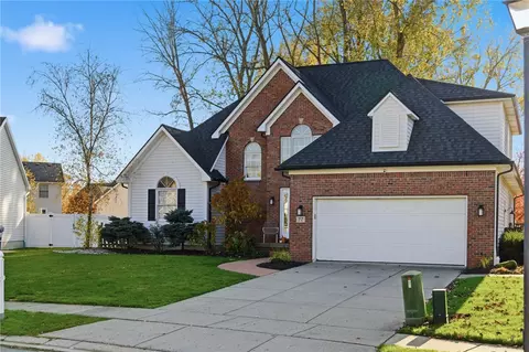 77 S Parrish Dr, Amherst, NY 14228