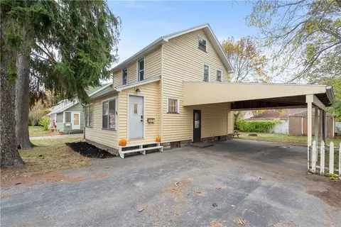 98 Bayton Dr, Irondequoit, NY 14622