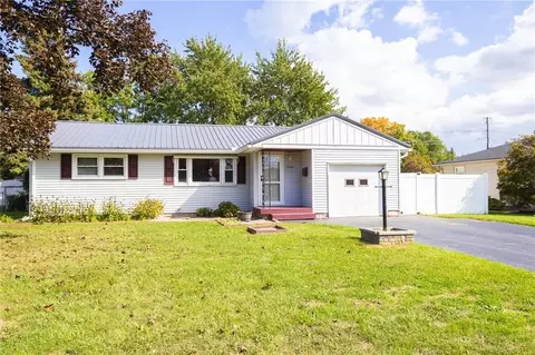 140 Verstreet Dr, Greece, NY 14616