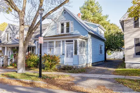 140 Oakland St, Rochester, NY 14620