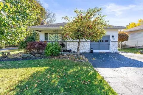 165 Heberton Rd, Irondequoit, NY 14622