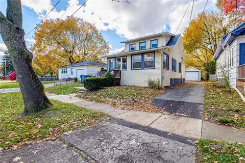 109 Crossfield Rd, Rochester, NY 14609