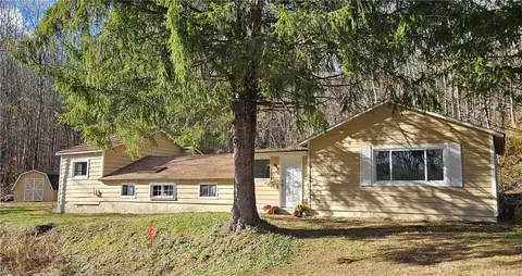 987 Brush Ridge Rd, Middletown, NY 12406