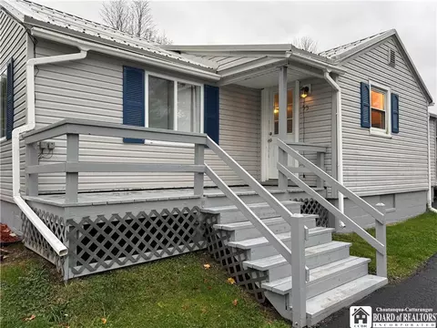 55 W 5th St, Ellicott, NY 14701