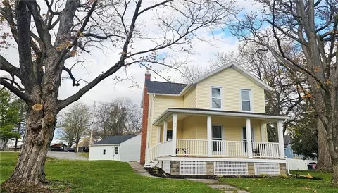 90 Atwater St, Palmyra, NY 14522