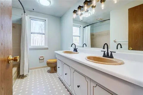 Bath - 2108 Rush Mendon Rd, Rush, NY 14543 photo 2 of 3