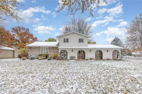 28 Venice Cir, Irondequoit, NY 14609