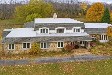 1855 N Union St, Parma, NY 14559