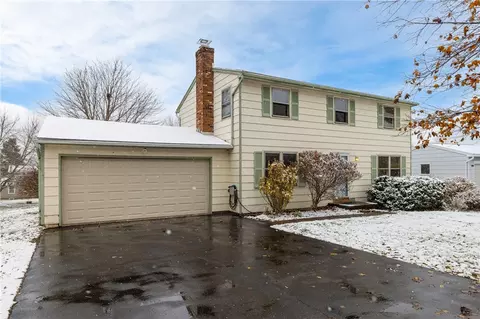 18 Delemere Blvd, Perinton, NY 14450