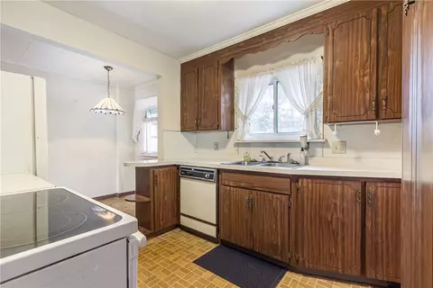 Kitchen - 35 Oakcrest Dr, Irondequoit, NY 14617 photo 1 of 2