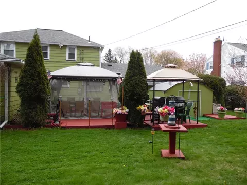 Exterior - 35 Oakcrest Dr, Irondequoit, NY 14617 photo 6 of 8
