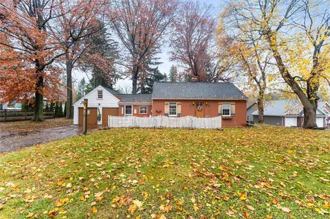 718 Klem Rd, Webster, NY 14580